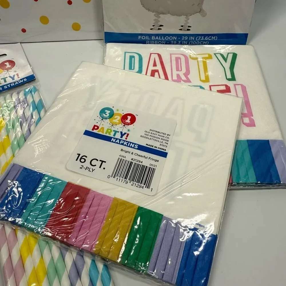 D20 Party Decorations- 5 piece Party Time decorations with walking Llama mylar b